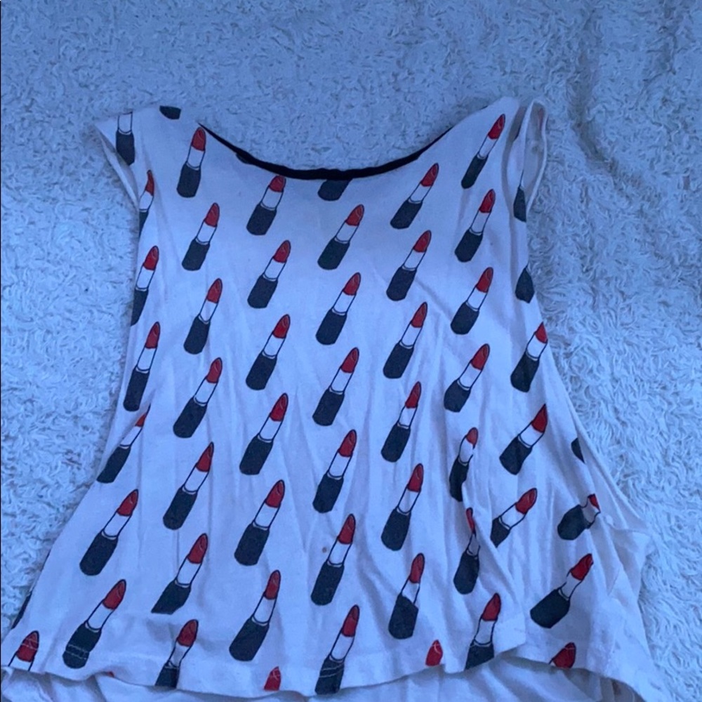 lipstick tank top
